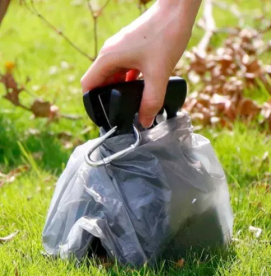 Poręczne i higieniczne składane rozwiązanie na psie odchody