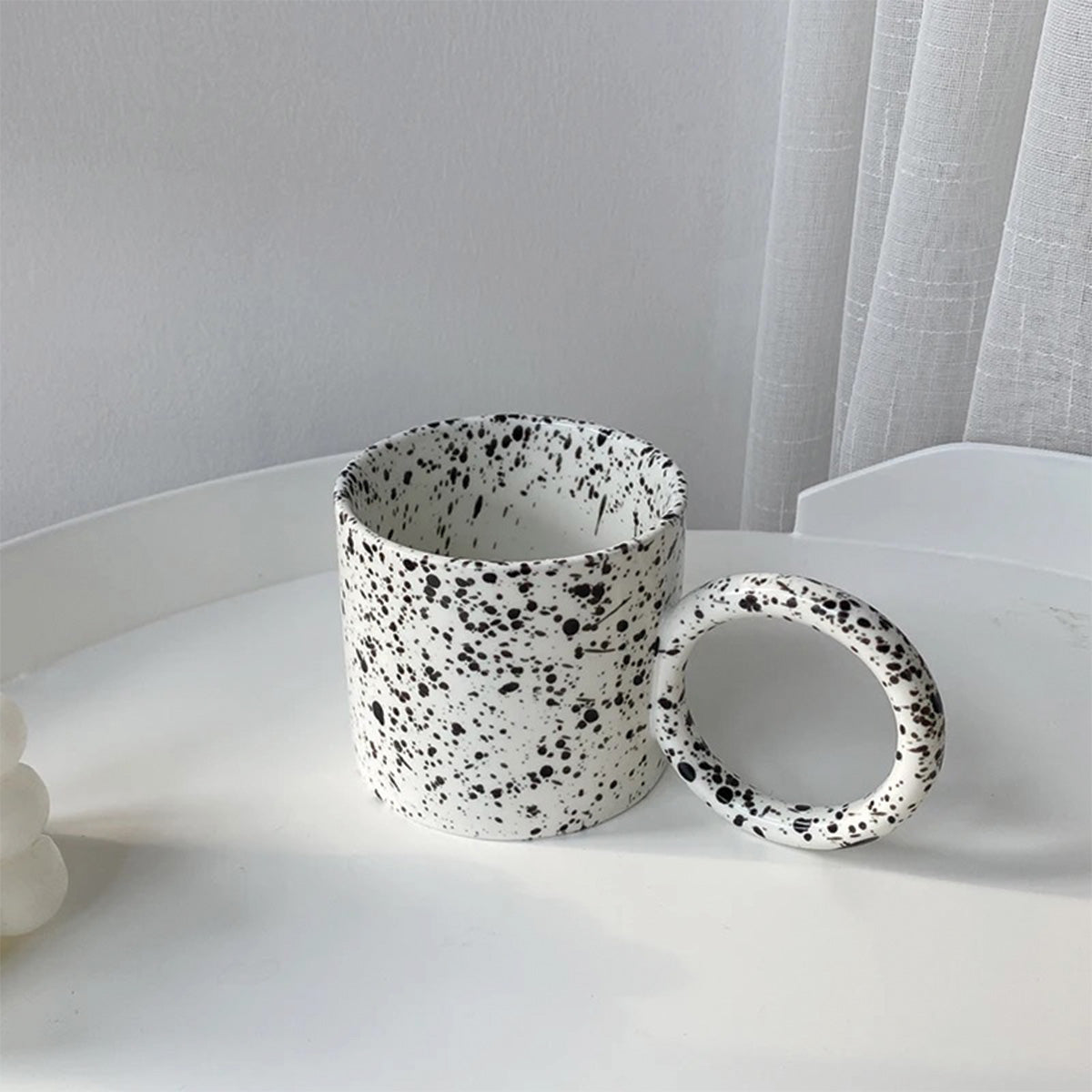 Grand Tasse Grip – bardzo duża rączka dla wygodnego i łatwego trzymania naczyń