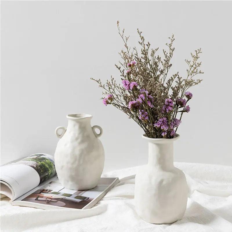 Ręcznie wykonany biały ceramiczny wazon