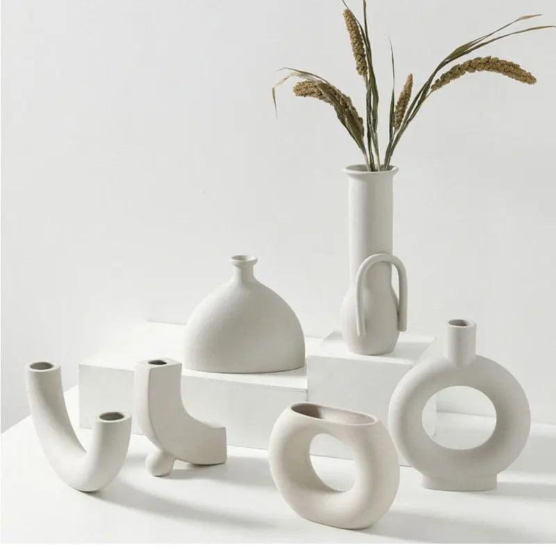 Ręcznie wykonany biały ceramiczny wazon