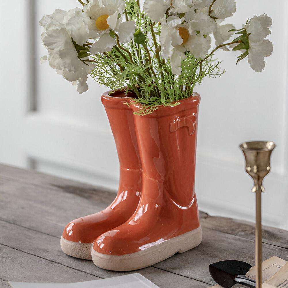 Minthara - piękny ceramiczny wazon w unikalnym kształcie buta do stylowej dekoracji
