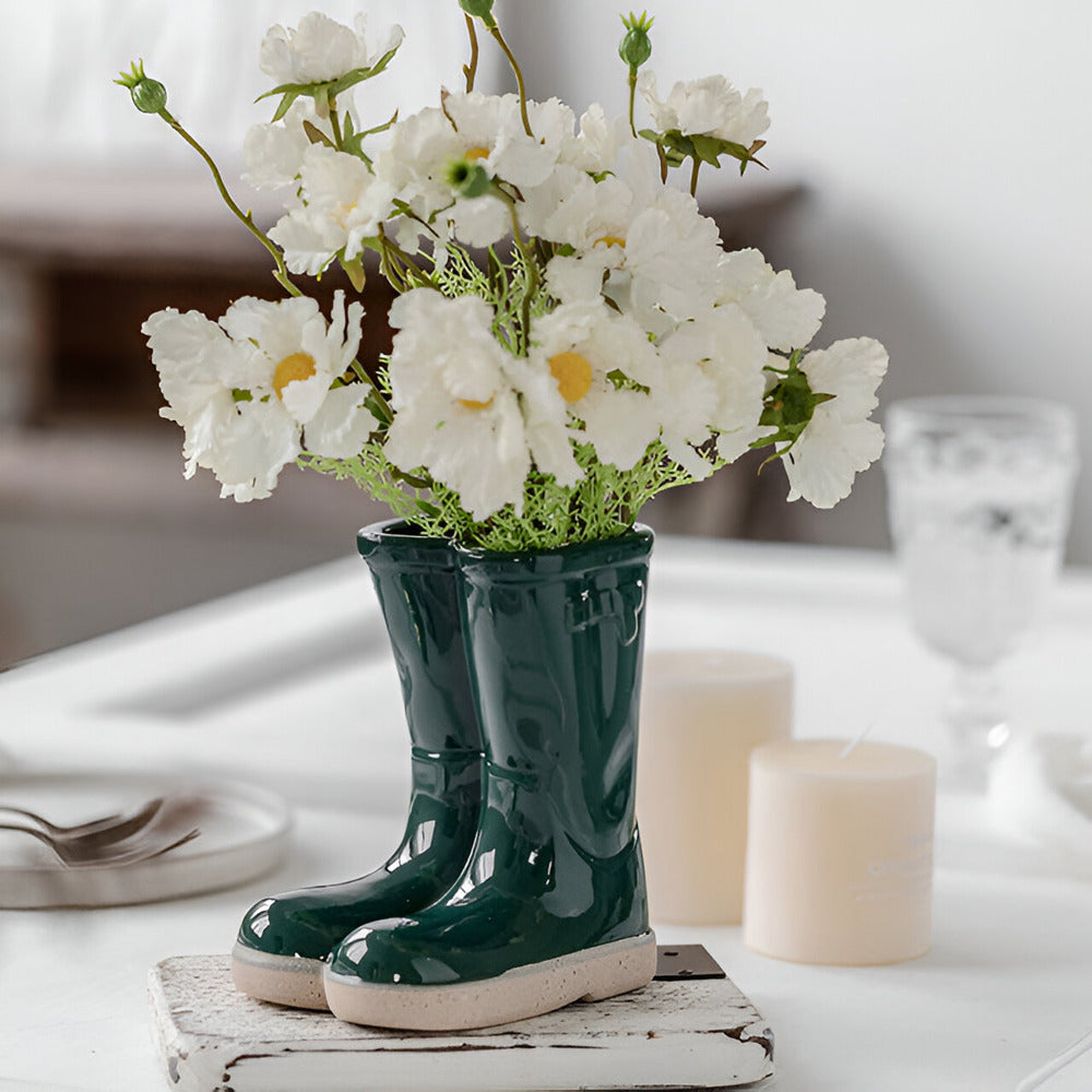 Minthara - piękny ceramiczny wazon w unikalnym kształcie buta do stylowej dekoracji