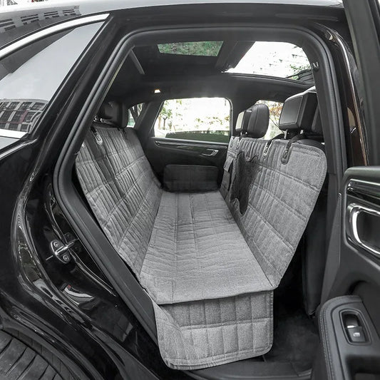 Wodoodporny zestaw dla psa do bezpiecznej i suchej podróży samochodem