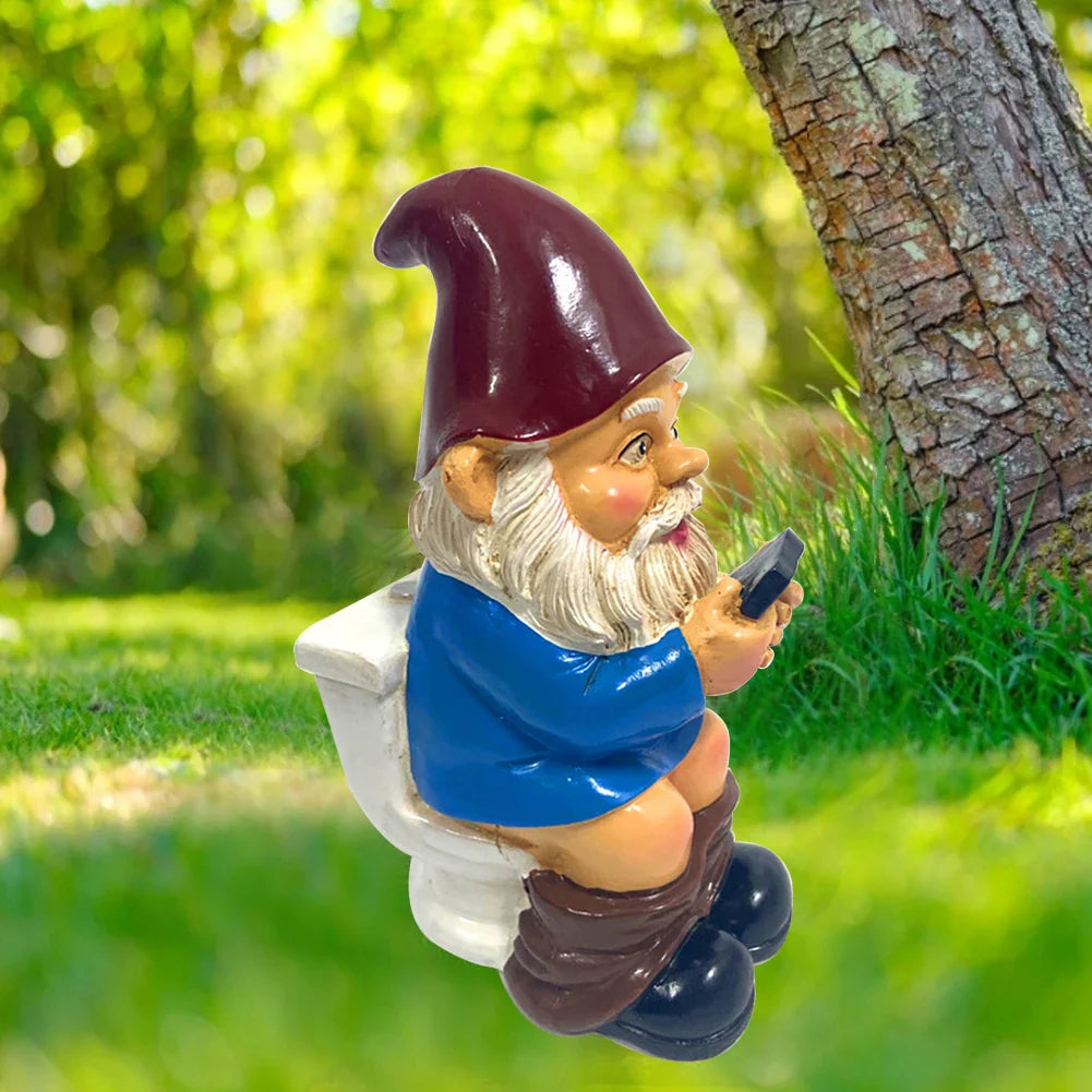 Sylpha - Urocza miniaturowa figurka krasnala ogrodowego z żywicy do zabawnej i humorystycznej dekoracji ogrodu