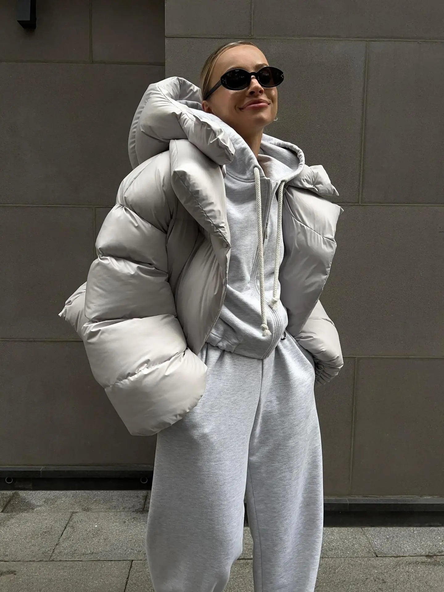 Leonore - Trendy Puffer Jacket with Hood for a Stylish Look