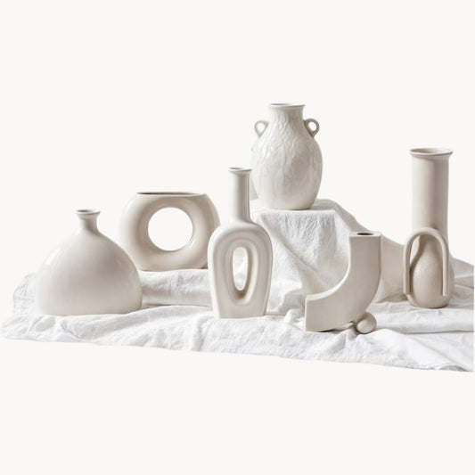 Ręcznie wykonany biały ceramiczny wazon