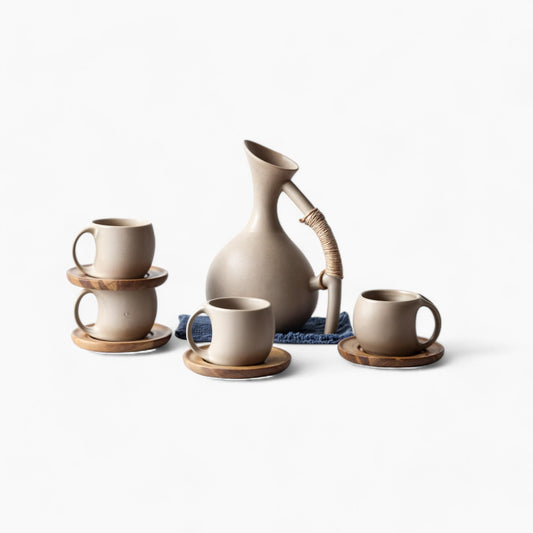 Ręcznie wykonane ceramiczne dzbanki | Elegancka i naturalna zastawa stołowa do picia