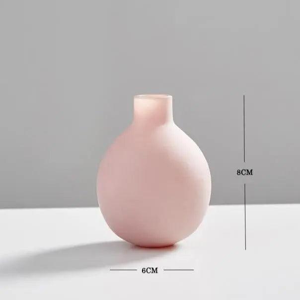 Nowoczesna kolekcja ceramicznych wazonów