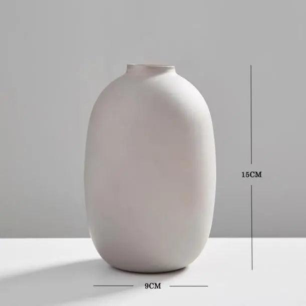 Nowoczesna kolekcja ceramicznych wazonów