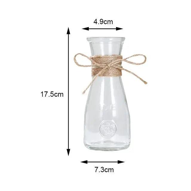 Minimalistyczny szklany wazon - elegancka dekoracja stołu