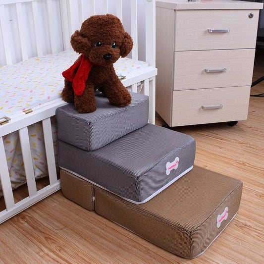 Antypoślizgowe schody dla zwierząt ułatwiające bezpieczne wspinanie się