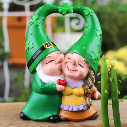 Sabinae - Urocza figurka gnomika do ogrodu i dekoracji imprez - ręcznie wykonana z żywicy dla czarującej atmosfery