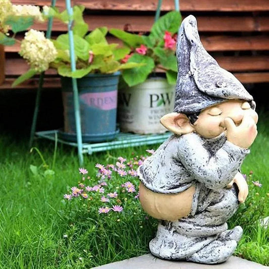 Niobe - Urocza Drewniana Figurka Krasnala do Twojego Ogrodu i Trawników